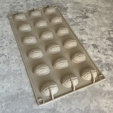 Форма силіконова "Горішки" / планшет / 18 шт.розмір виробу2,7х3,7см