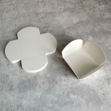 Підложка картонна з бортиками / 49х49х27 мм / біла / 10 шт.