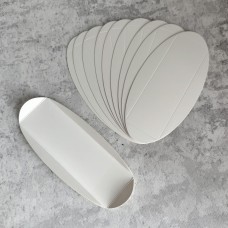 Підложка картонна з бортиками Овал / 130х40 см / біла / 10 шт.